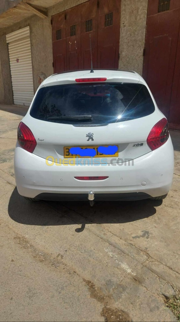 Peugeot 208 2015 Allure Facelift