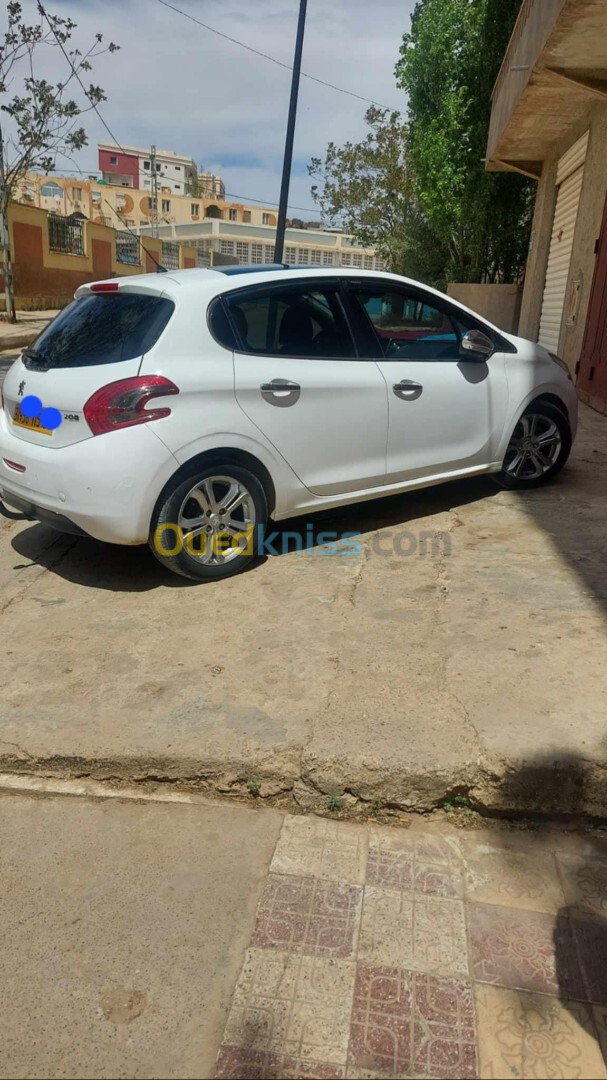 Peugeot 208 2015 Allure