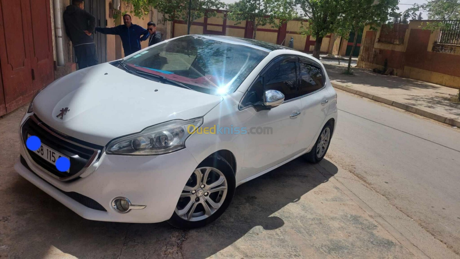 Peugeot 208 2015 Allure Facelift