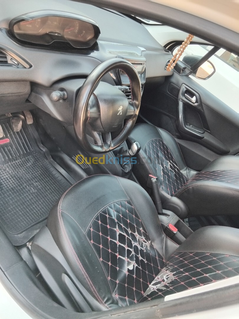 Peugeot 208 2015 Access