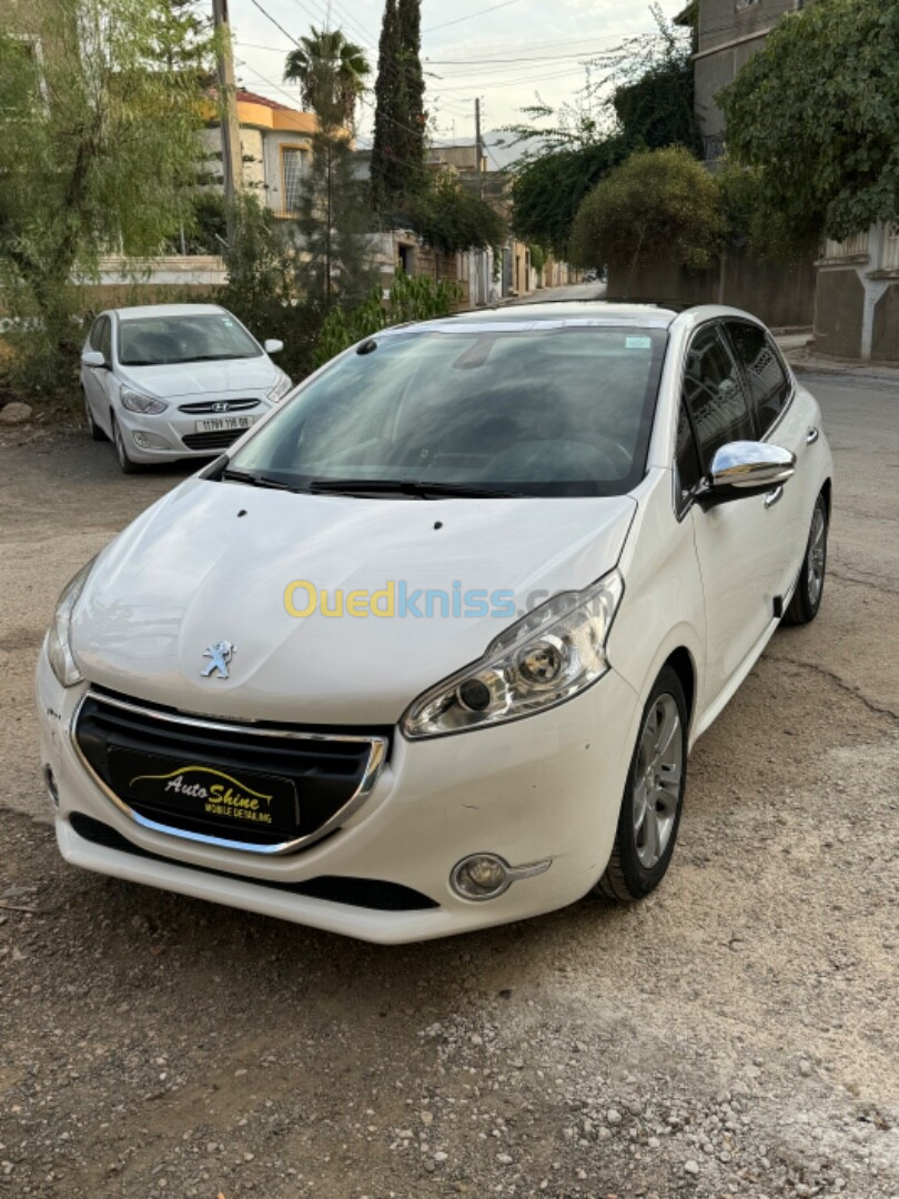 Peugeot 208 2015 Allure