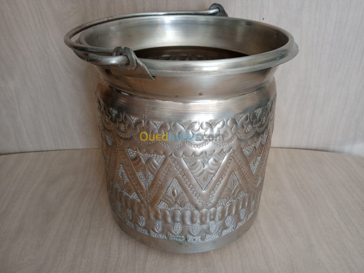 Cache pot en cuivre blanc ( Mahbes )