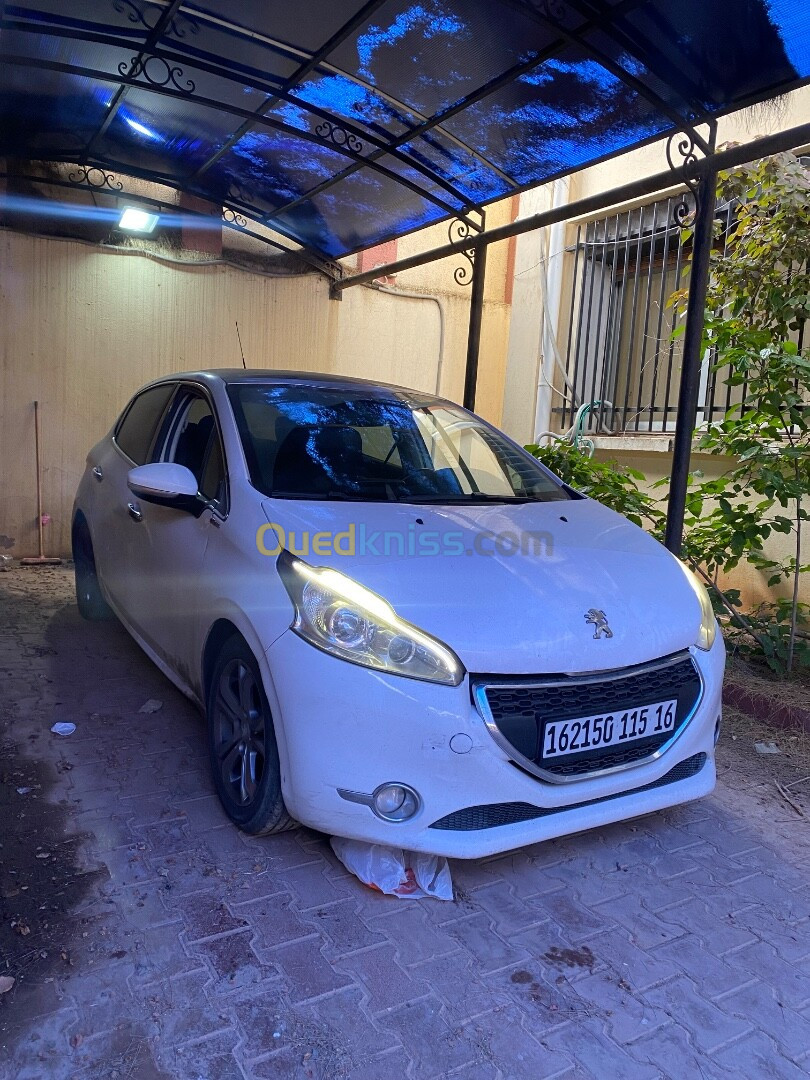 Peugeot 208 2015 Allure