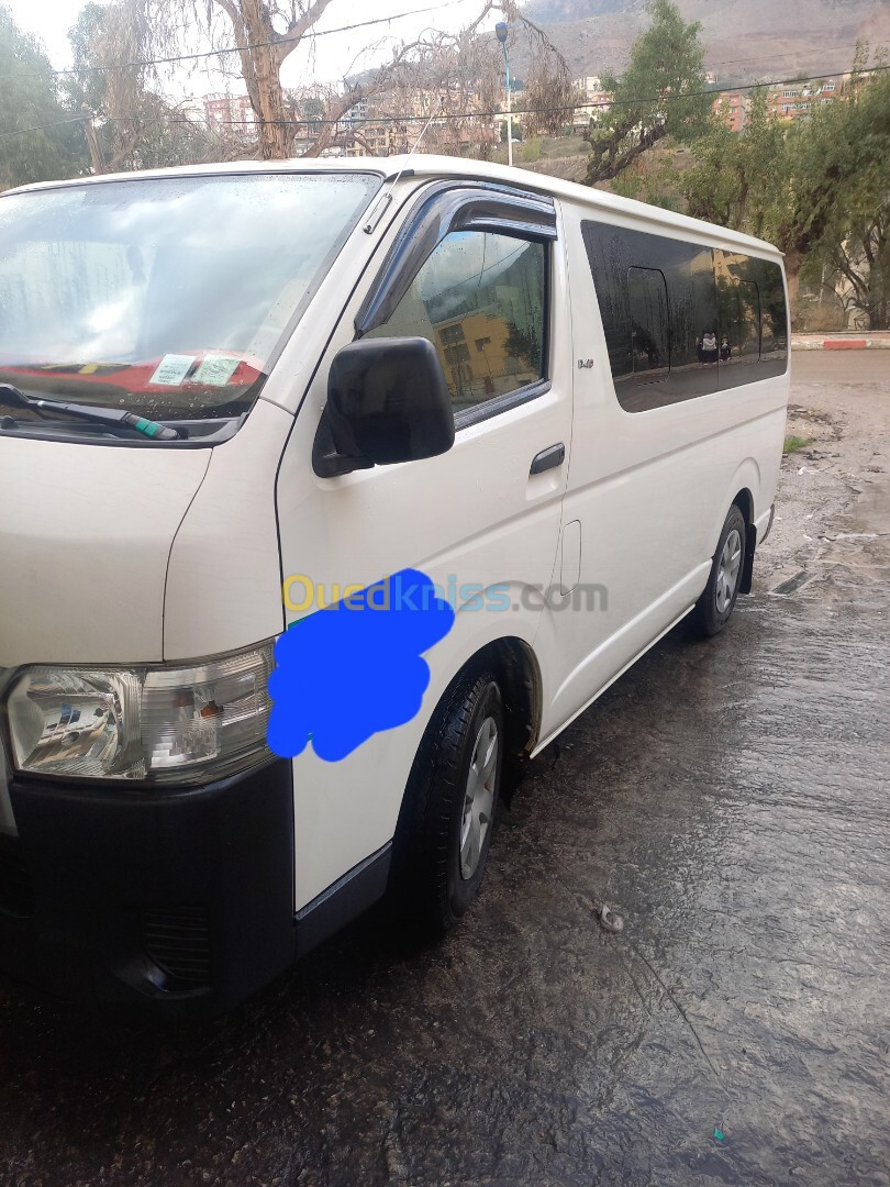 Toyota Hiace 2014