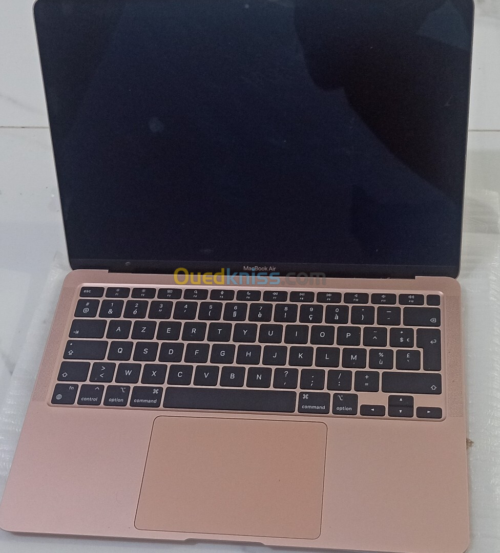 MacBook Air M1 16go