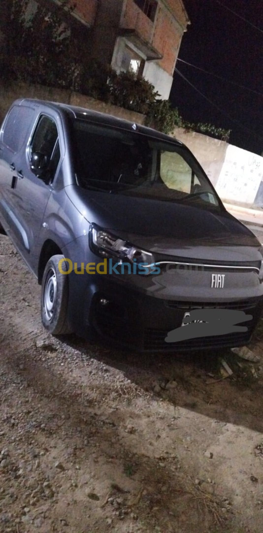 Fiat Doblo 2023 Italya