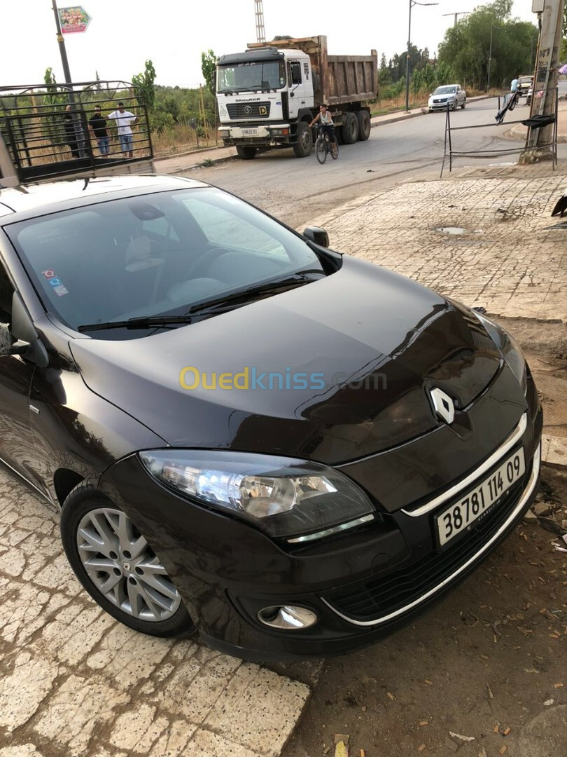 Renault Megane 3 2014 Bose