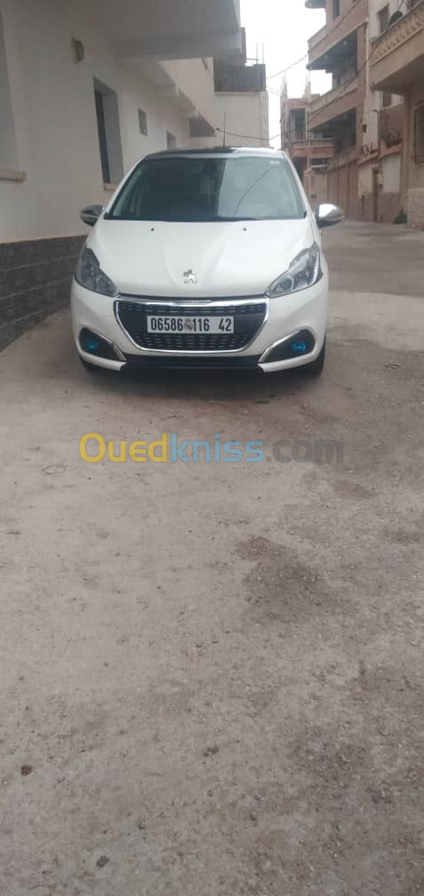 Peugeot 208 2016 