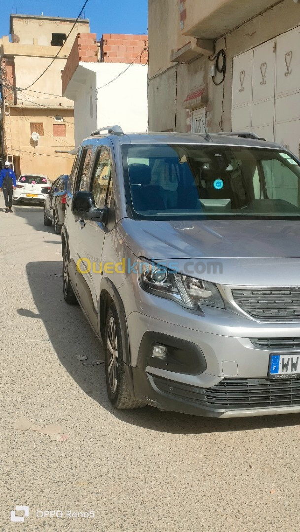 Peugeot Rifter 2019 Alur