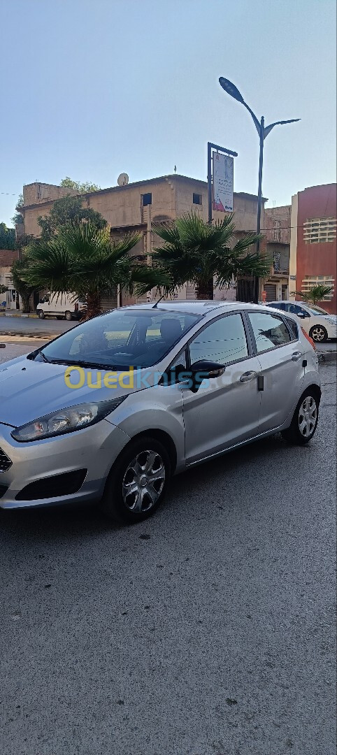 Ford Fiesta 2015 Titanium 