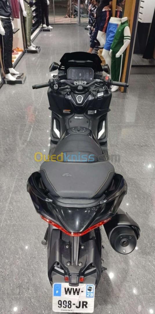 YAMAHA T MAX 562 2023