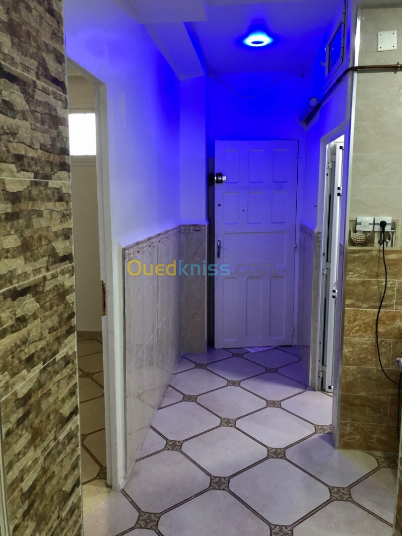 Location Appartement F1 Alger Kouba