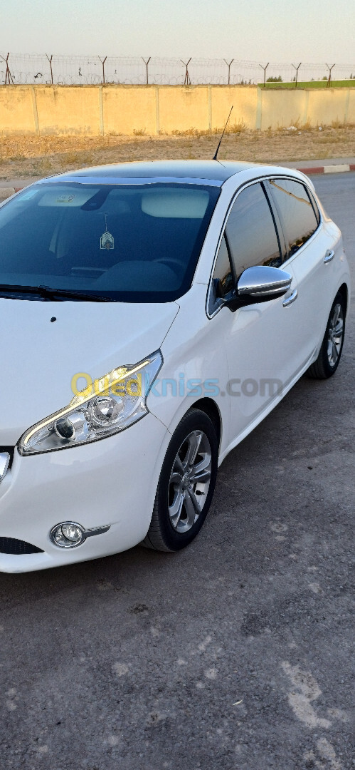 Peugeot 208 2015 Allure