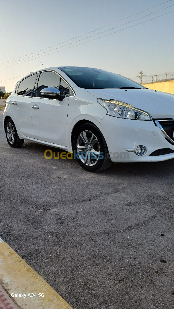 Peugeot 208 2015 Allure