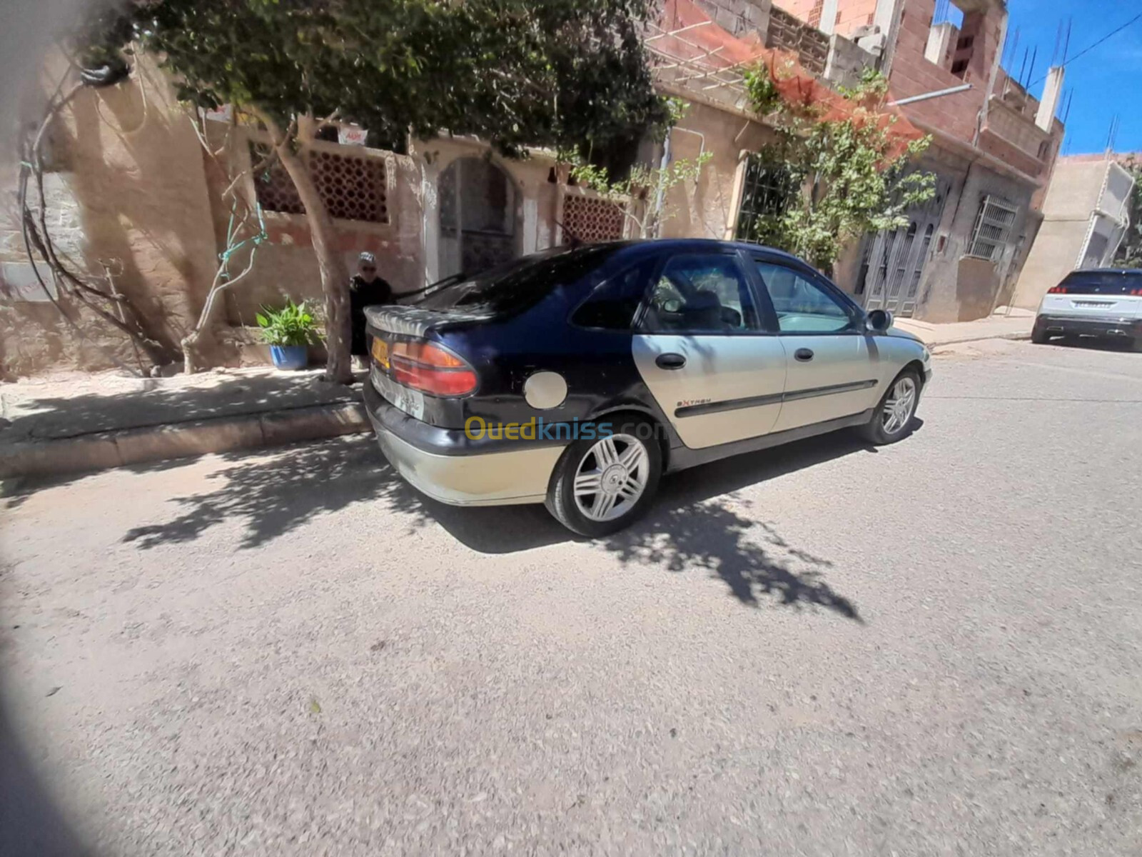 Renault Laguna 1 2001 مفتاح