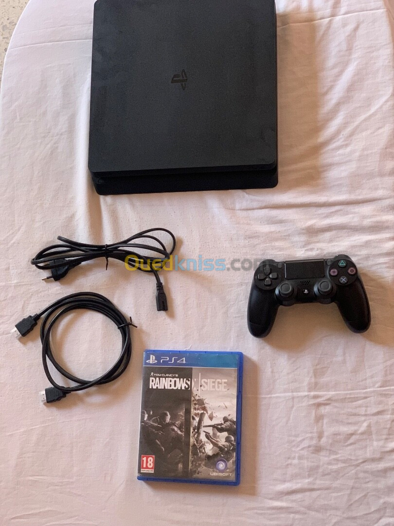 ps4 SLIM jamais ouvert avec les accessoires et manette original + cd rainbow six