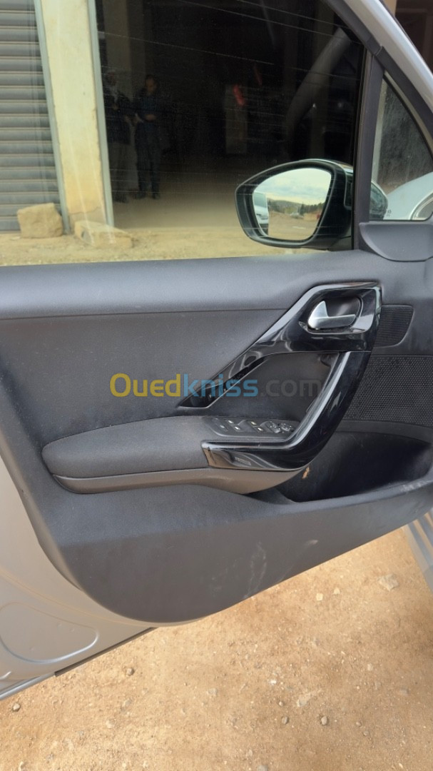 Peugeot 208 2019 Allure Facelift