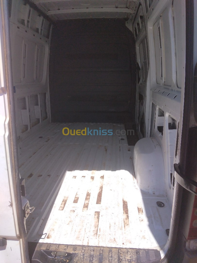 Mercedes Sprinter 2014 Surélevé chassis moyen