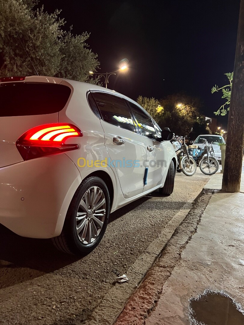 Peugeot 208 2016 Allure Facelift