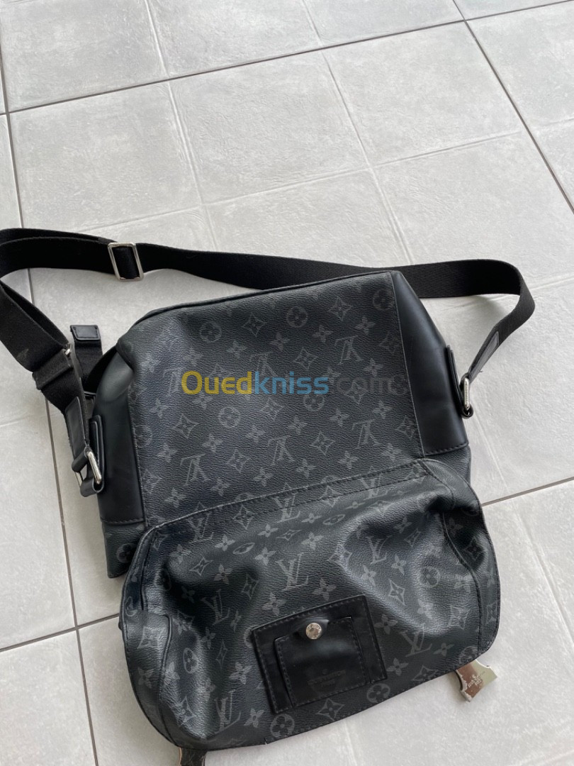 Sacoche louis vuitton