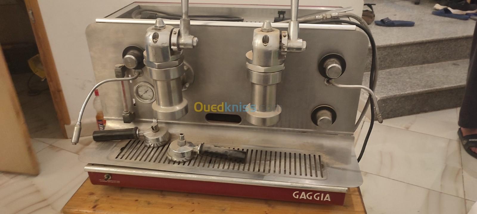 machine a café GAGGIA  2 bras