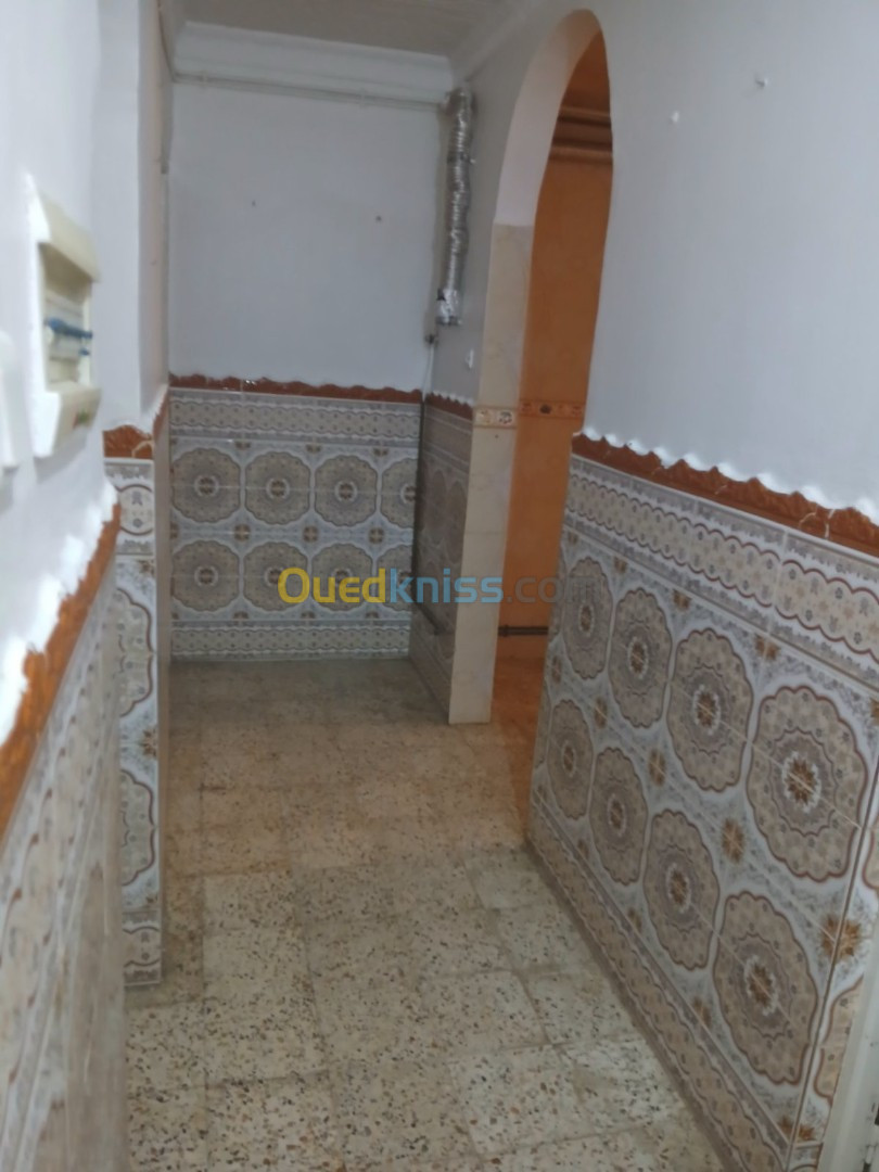 Location Appartement F2 Alger Les eucalyptus