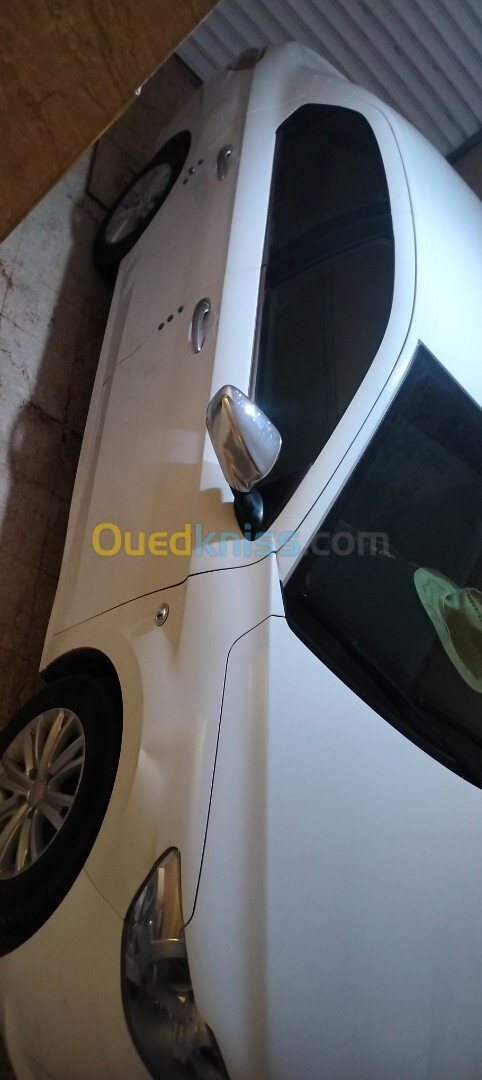 Peugeot 301 2016 301