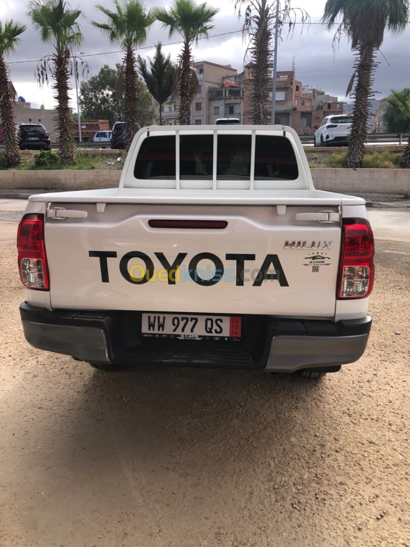 Toyota Hilux 2024 