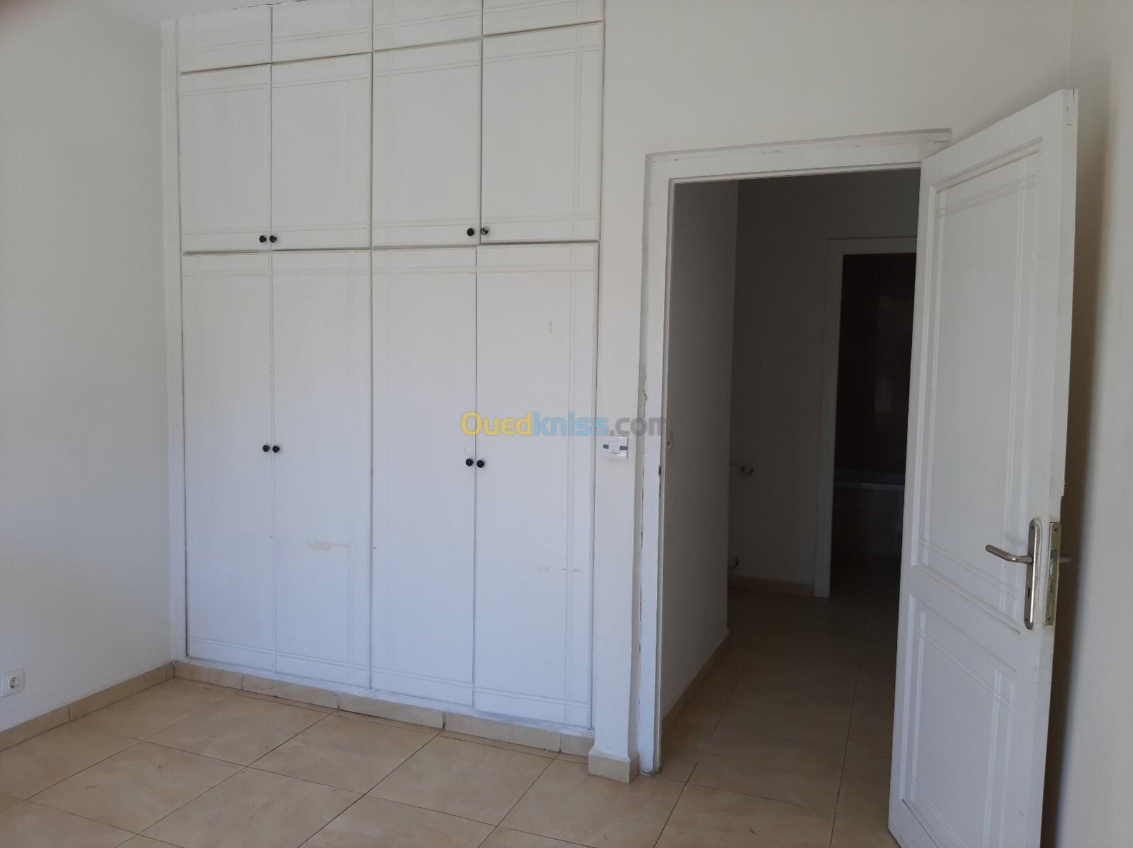 Location Appartement F4 Alger Staoueli