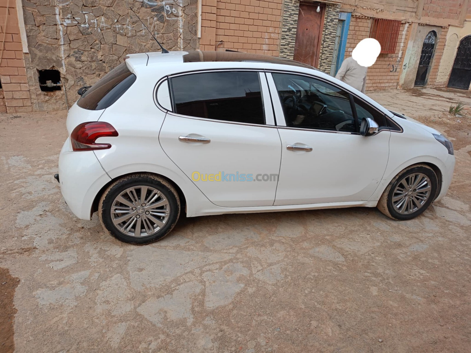 Peugeot 208 2016 Allure Facelift