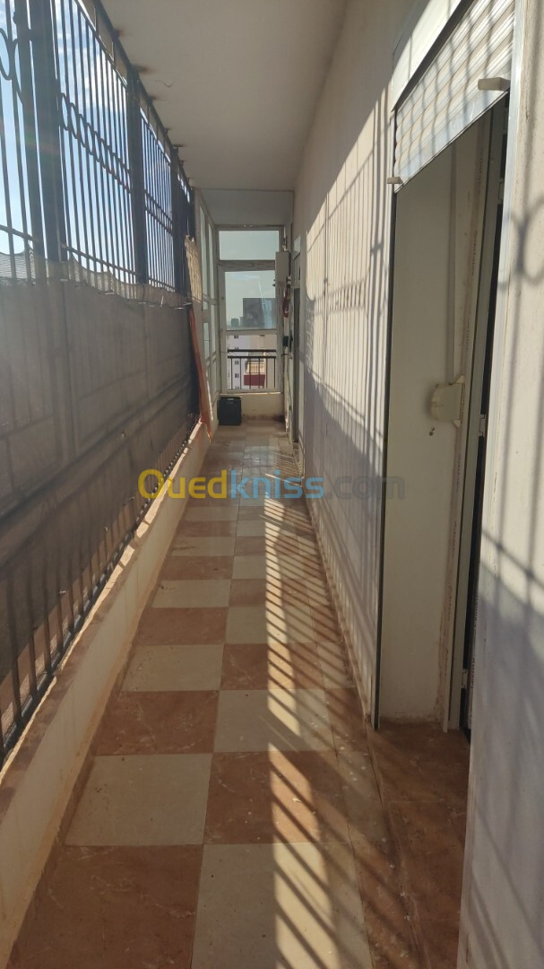 Location Appartement F4 Mostaganem Mostaganem