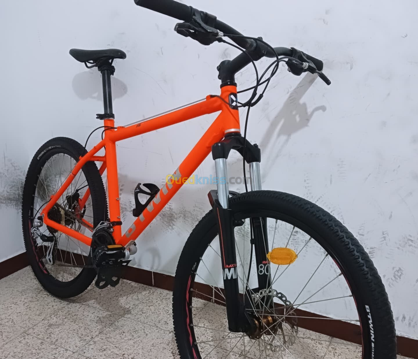 Vélo VTT Btwin Rockrider 500 Taille L Etat neuf 8 vitesses Frein Disque pièces Shimano Altus 