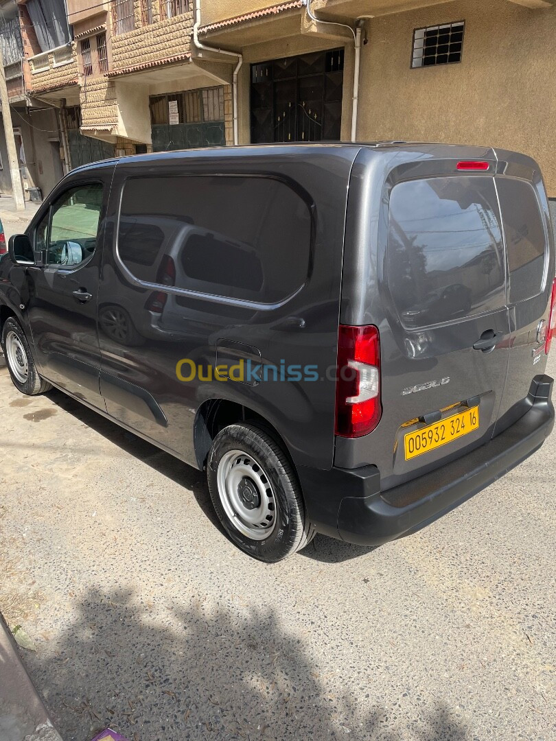 Fiat Professional Doblo 2024 La tout