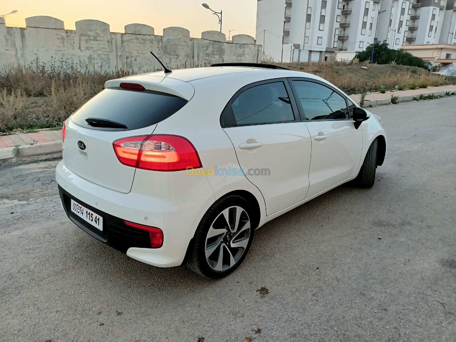 Kia Rio 5 portes 2015 Funny Facelift 