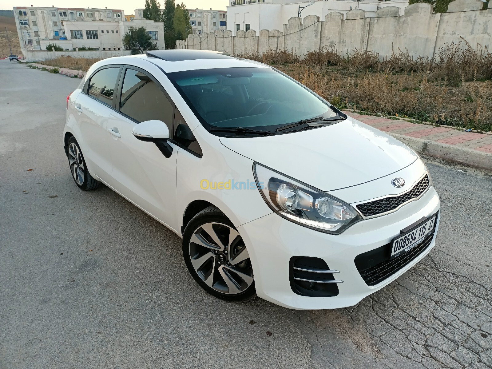 Kia Rio 5 portes 2015 Funny Facelift 