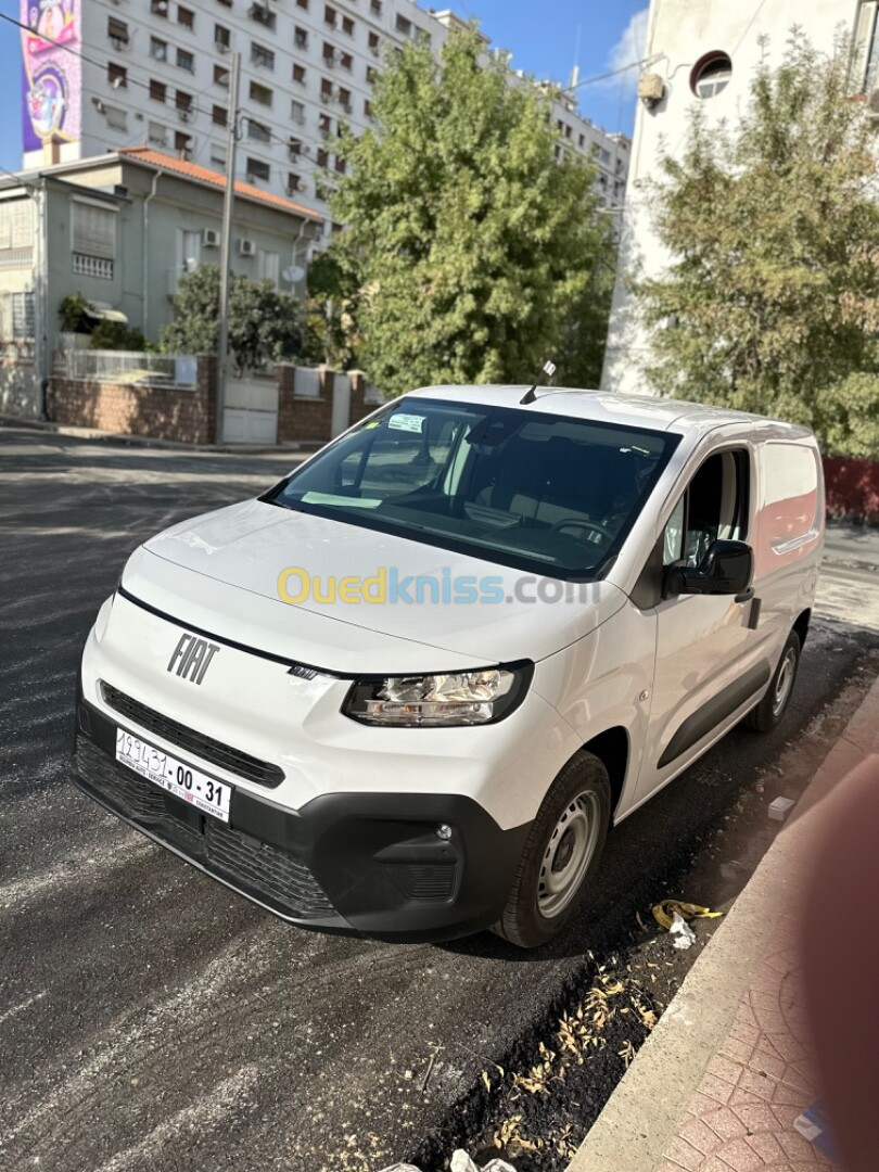 Fiat Doblo 2024 3 places nouveau