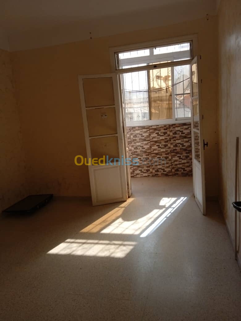 Location Appartement F4 Alger Zeralda