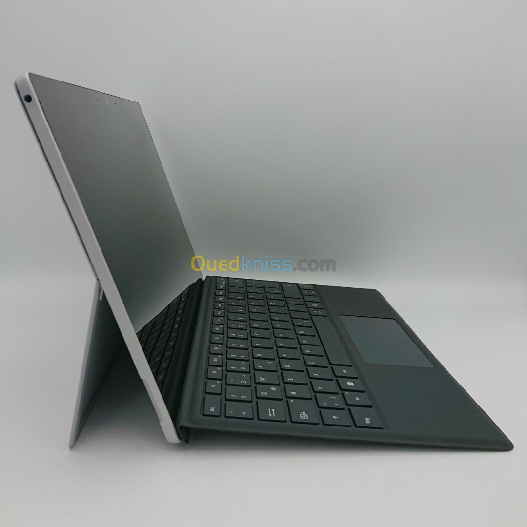 Microsoft Surface Pro 7+  i5-1135G7  16 Go LPDDR4x 256 Go SSD 12.3" Intel Iris Xe 