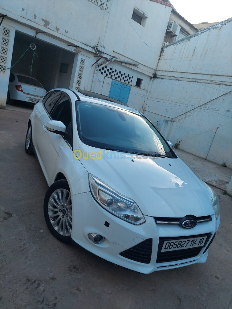 Ford Focus 5 portes 2014 Titanium