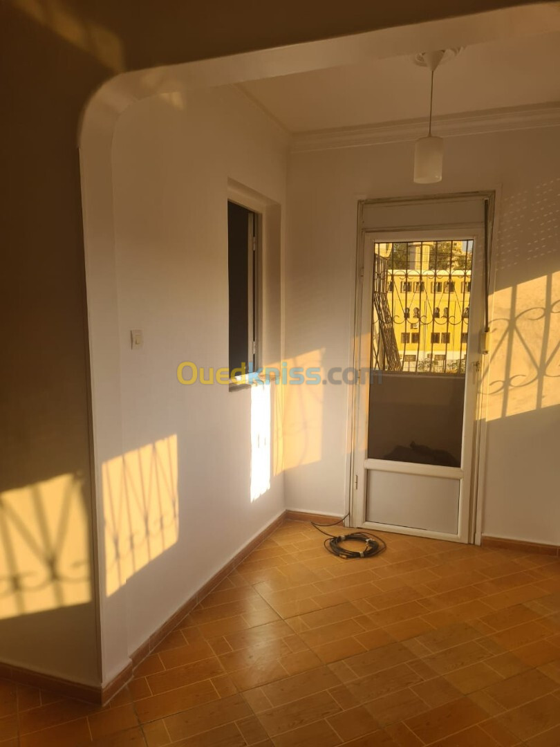 Location Appartement F03 Alger Kouba