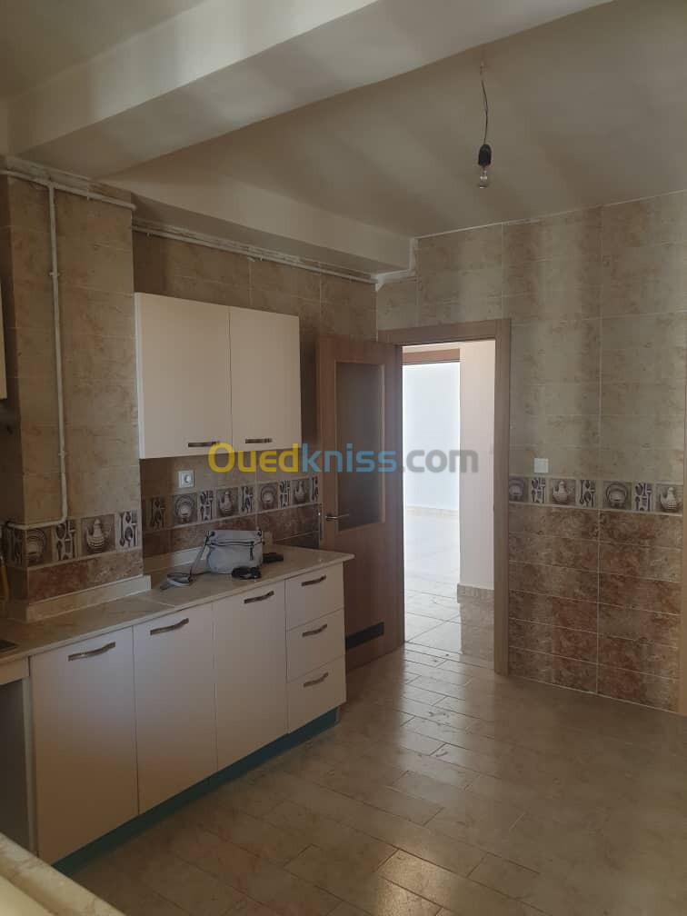 Location Appartement F5 Alger Souidania