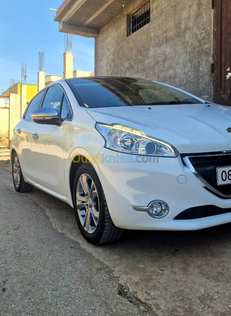 Peugeot 208 2015 Allure