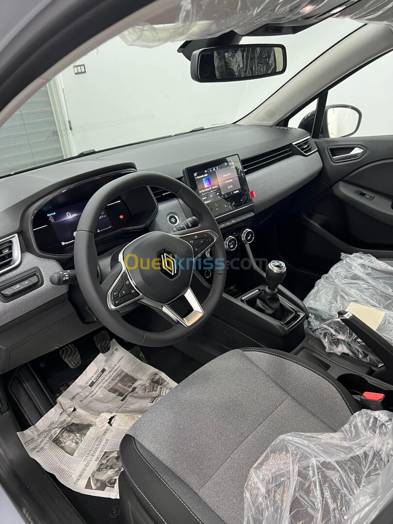 Renault Clio 5 évolution gris souris 2024 Full options carte grise