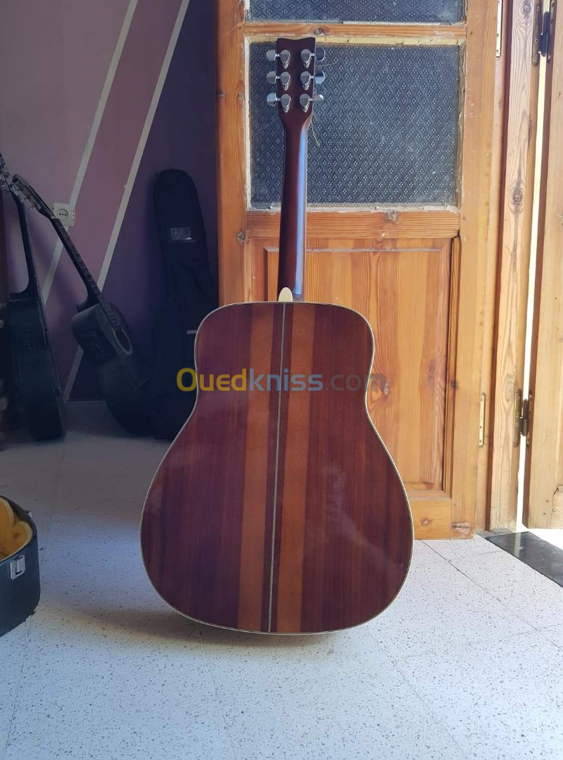 Guitare acoustique yamaha