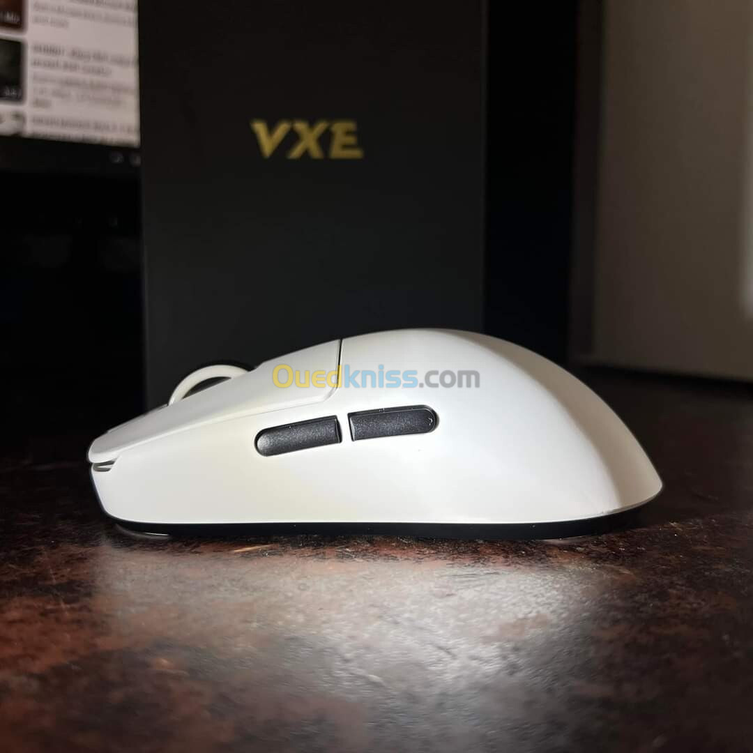 VXE R1 PRO WIRELESS PREMIUM GAMING MOUSE