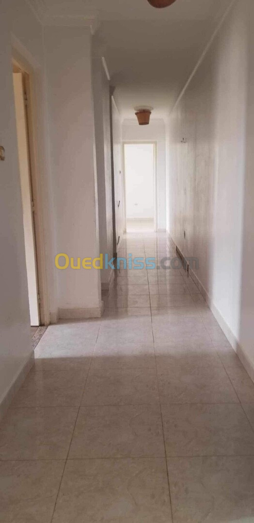 Location Appartement F4 Alger Draria