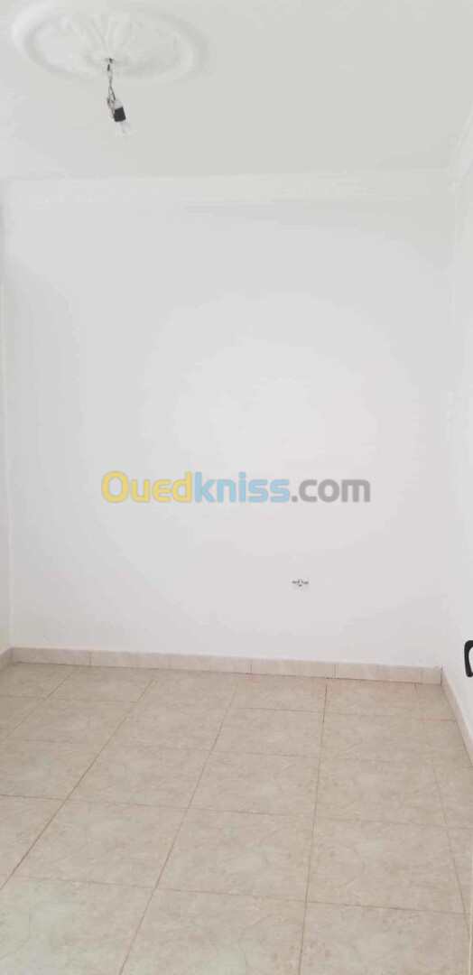 Location Appartement F4 Alger Draria