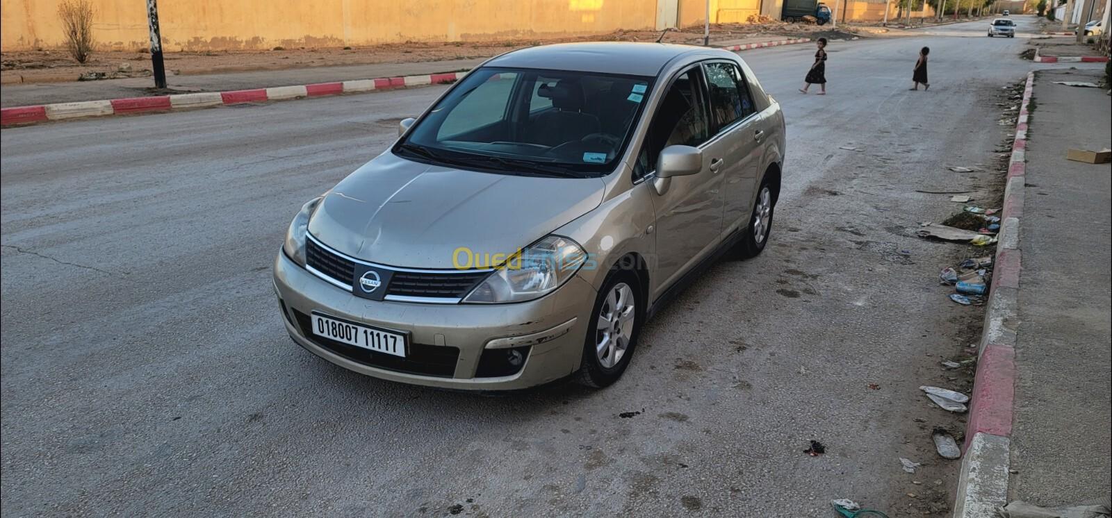 Nissan Tiida 4 portes 2011 