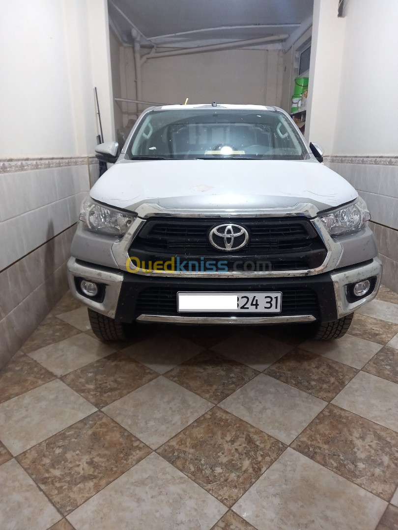 Toyota HILUX 2024 