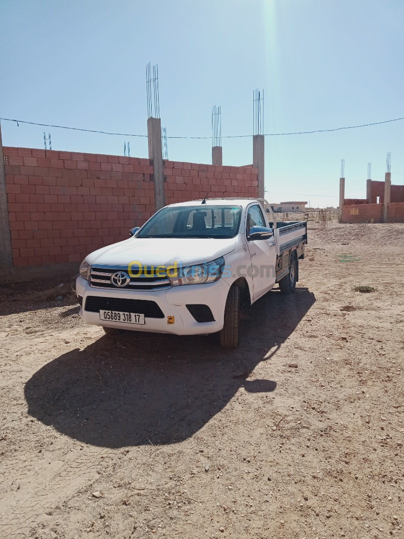 Toyota Hilux 2018 LEGEND SC 4x2